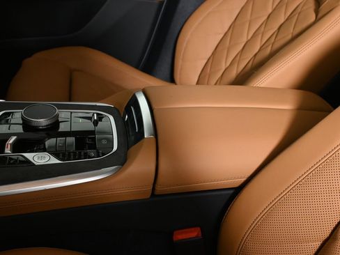 New 2026 BMW X7 xDrive40i AWD/4WD image 25