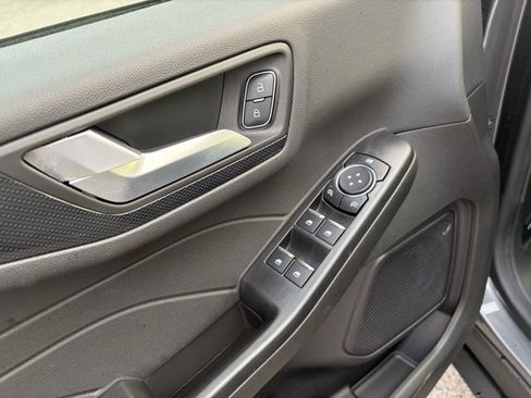 Used 2023 Ford Escape ST-Line Select image 19