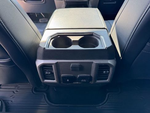 Certified 2022 Ford F350 Lariat w/ Chrome Package image 37