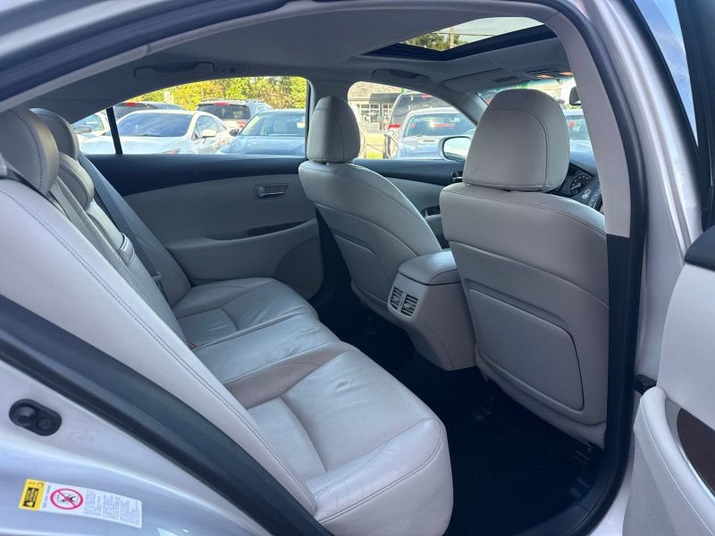 Used 2010 Lexus ES 350 w/ Preferred Accessory Package FWD image 20