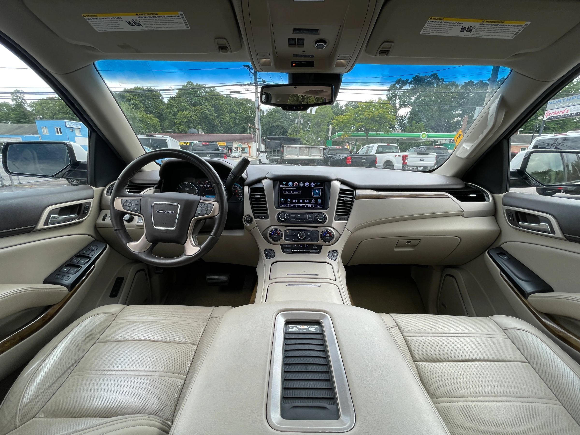 Used 2017 GMC Yukon Denali w/ Open Road Package AWD/4WD image 20