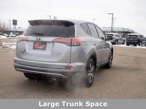 Used 2018 Toyota RAV4 XLE image 3