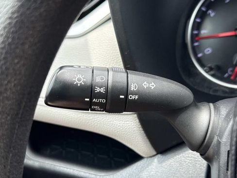 Used 2021 Toyota RAV4 XLE AWD/4WD image 23