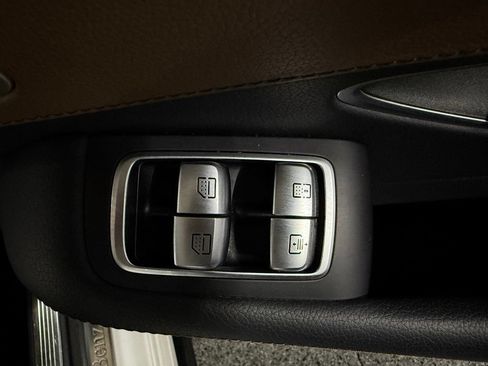 Used 2015 Mercedes-Benz S 550 4MATIC Sedan w/ Sport Package image 26