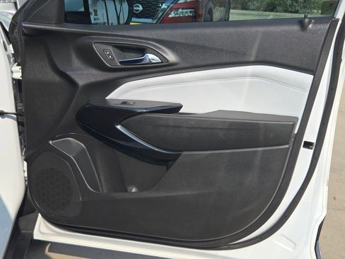 Used 2024 Chevrolet Trax LT w/ Driver Confidence Package image 31