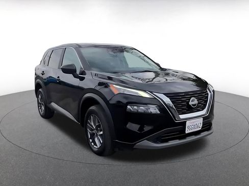 Used 2023 Nissan Rogue S image 3