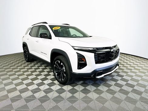 Used 2025 Chevrolet Equinox RS w/ Safety and Technology Package AWD/4WD image 3