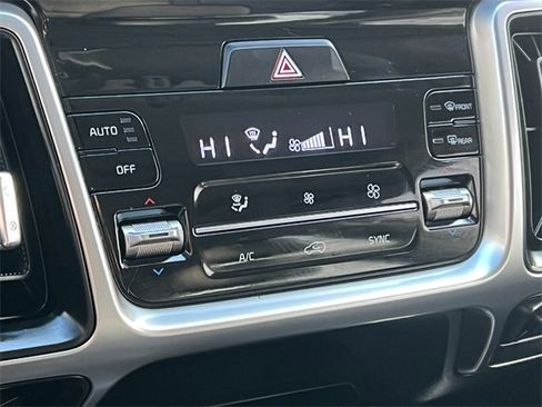 Used 2022 Kia Sorento S w/ Panoramic Sunroof Package image 27