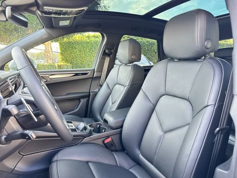 Used 2026 Porsche Macan image 5