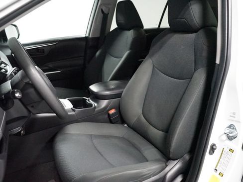 Used 2024 Toyota RAV4 LE FWD image 25