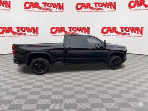 Used 2025 Chevrolet Silverado 2500 High Country w/ Midnight Edition AWD/4WD image 9