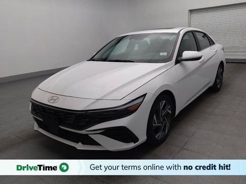 Used 2025 Hyundai Elantra SEL FWD image 1