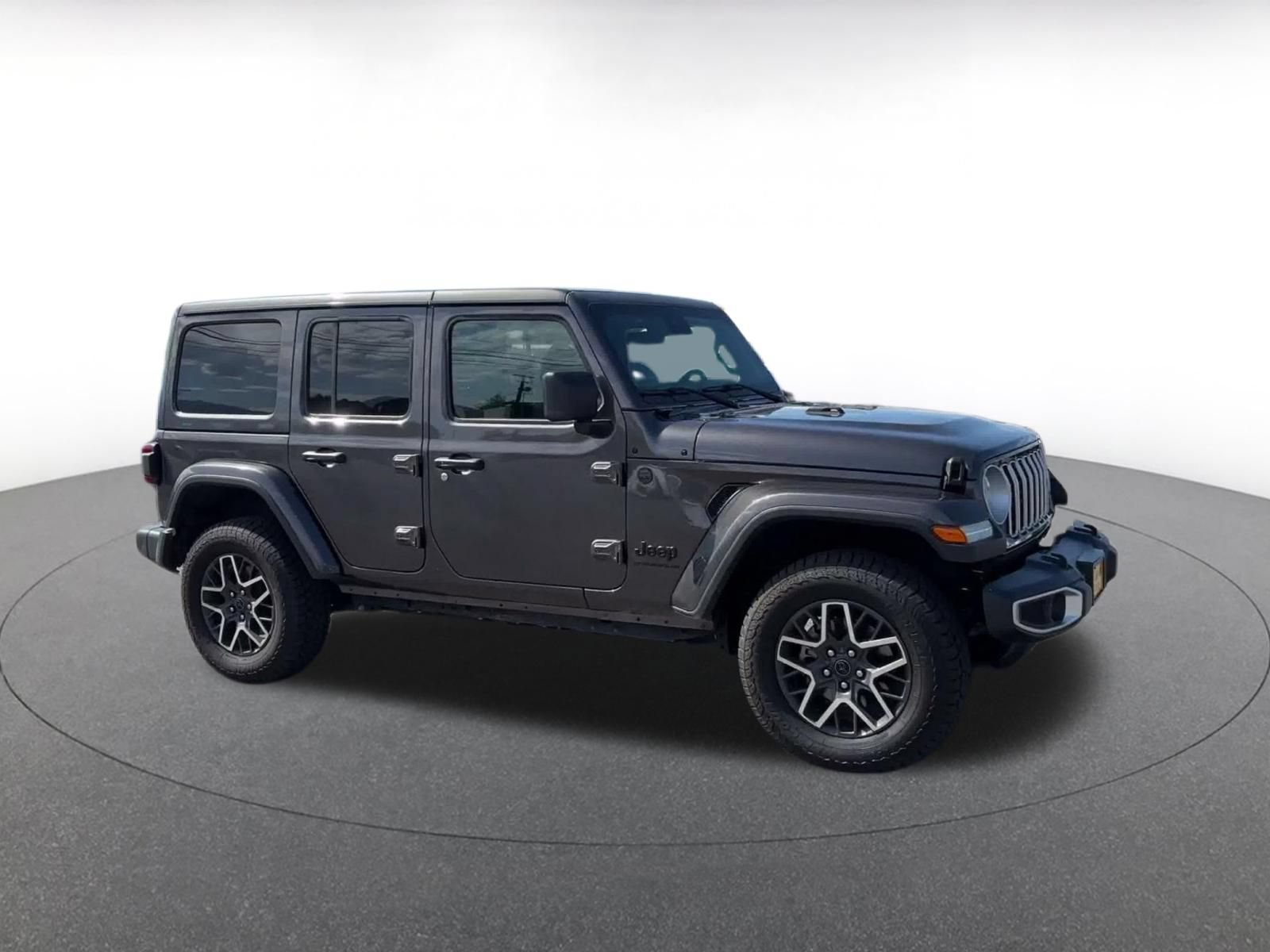 Used 2025 Jeep Wrangler Unlimited Sahara AWD/4WD image 2
