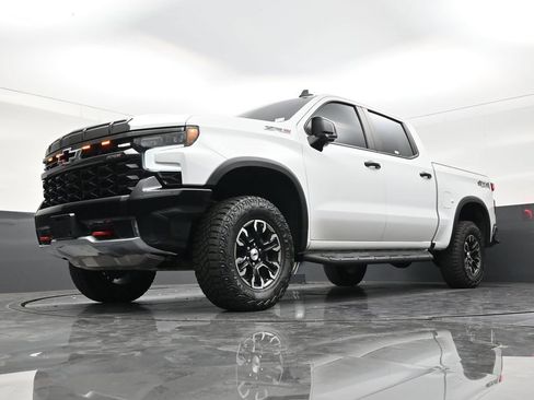 Used 2024 Chevrolet Silverado 1500 ZR2 w/ Technology Package AWD/4WD image 20