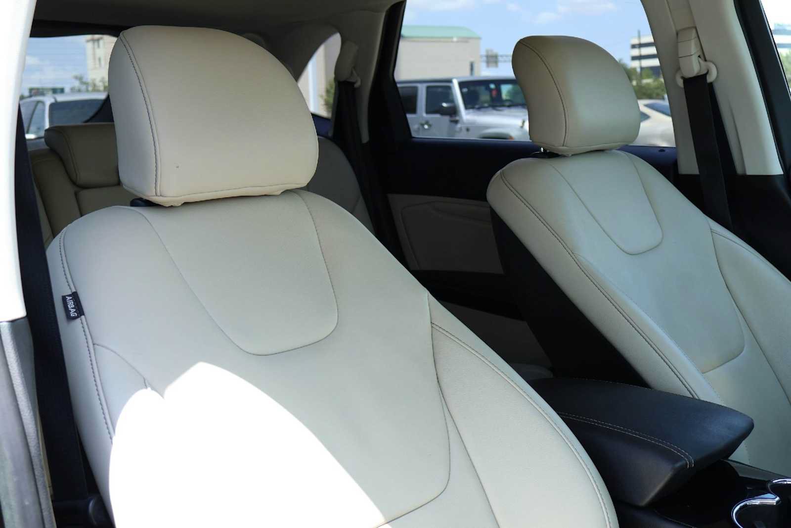 Used 2015 Ford Edge Titanium AWD/4WD image 2