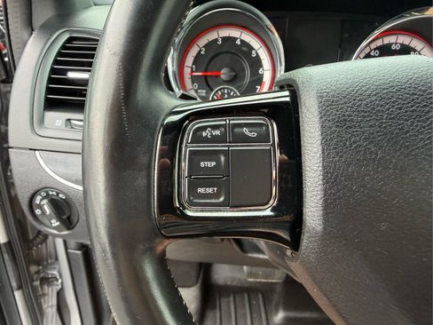 Used 2018 Dodge Grand Caravan SE FWD image 27