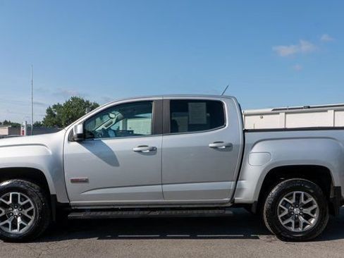Used 2017 GMC Canyon SLE w/ All Terrain Package AWD/4WD image 9