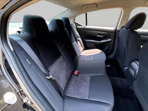 Certified 2025 Nissan Sentra SR w/ Midnight Edition FWD image 21
