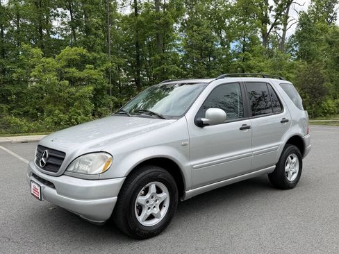 Used 2001 Mercedes-Benz ML 320 4MATIC image 9