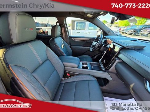 Used 2026 GMC Acadia AT4 w/ LPO, Floor Liner Package AWD/4WD image 32