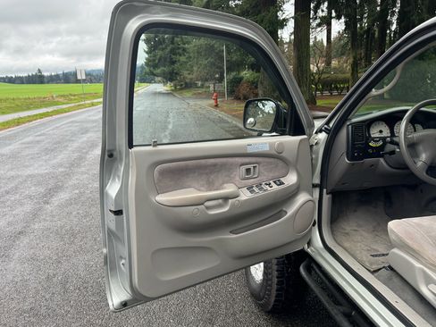 Used 2004 Toyota Tacoma 4x4 Double Cab image 28