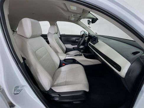 Used 2023 Honda HR-V LX image 28