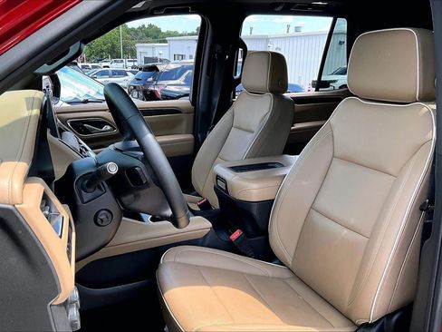 Used 2024 Chevrolet Tahoe Premier AWD/4WD image 22