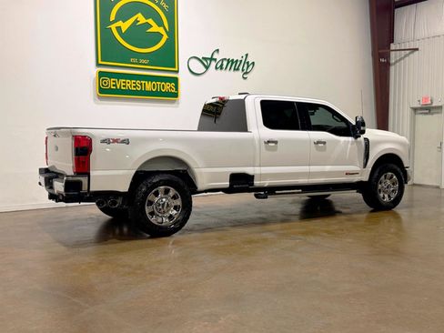 Used 2024 Ford F350 Lariat w/ Chrome Package AWD/4WD image 9