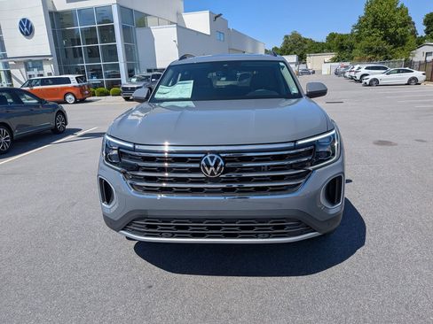 New 2026 Volkswagen Atlas SE FWD image 8