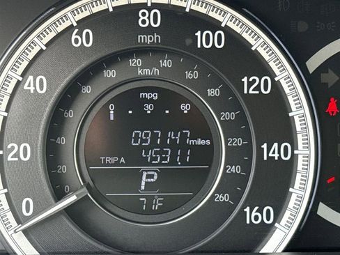 Used 2017 Honda Accord LX image 11