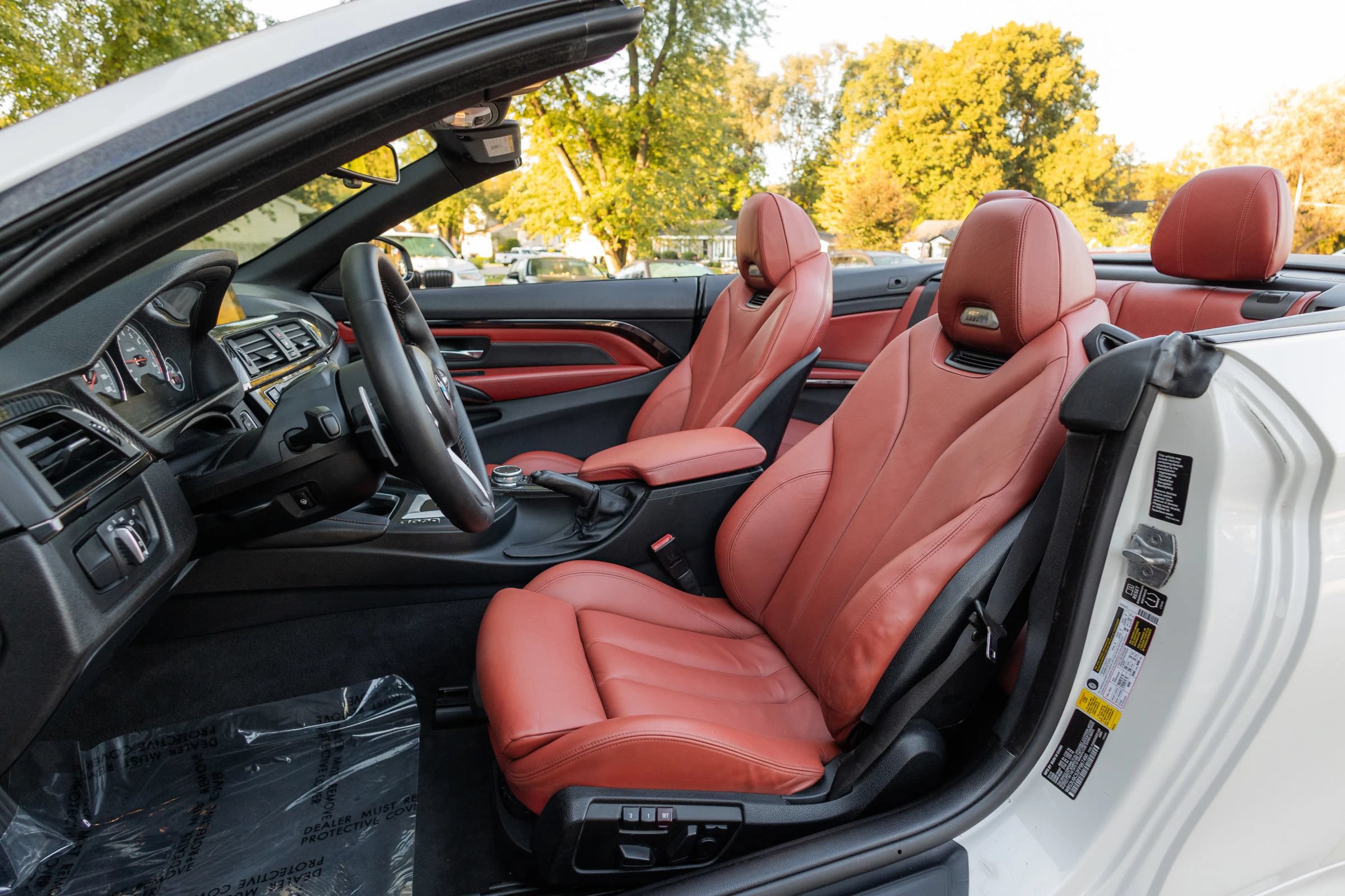Used 2015 BMW M4 Convertible w/ Executive Package RWD image 12