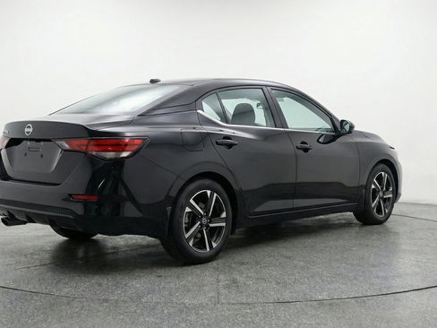 Used 2025 Nissan Sentra SV FWD image 9