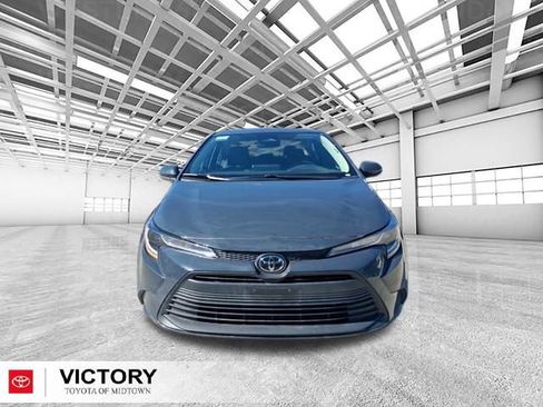 Certified 2025 Toyota Corolla LE image 9