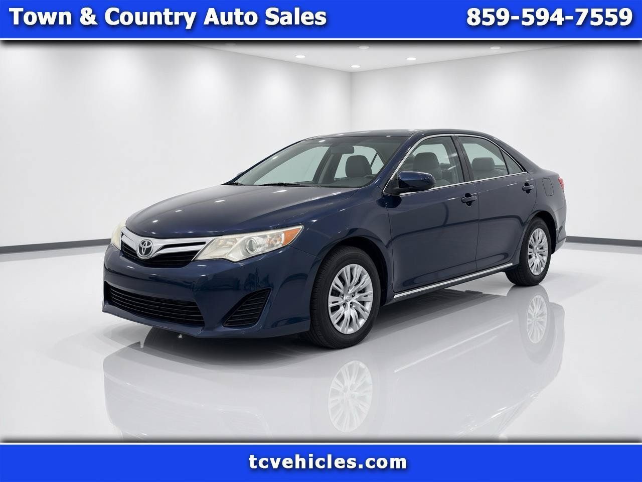 Used 2014 Toyota Camry LE FWD image 1