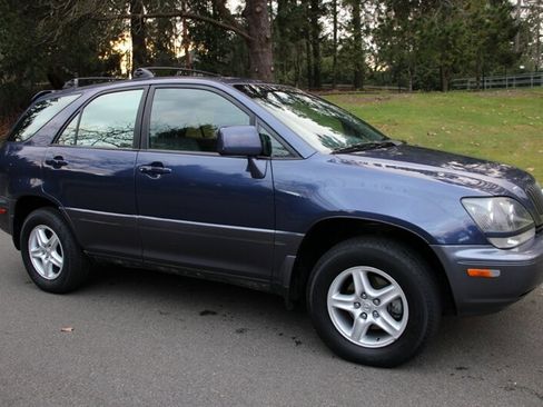 Used 1999 Lexus RX 300 4WD image 2