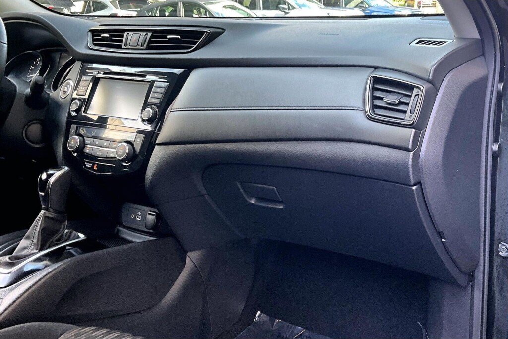 Used 2020 Nissan Rogue SV AWD/4WD image 11