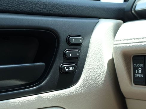 Used 2025 Honda Odyssey EX-L image 25