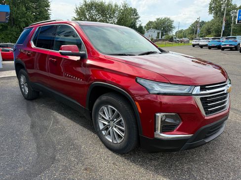 Used 2023 Chevrolet Traverse LT AWD/4WD image 2