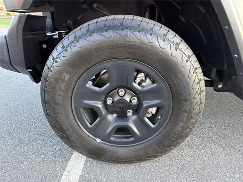 Used 2025 Jeep Wrangler Sport AWD/4WD image 11