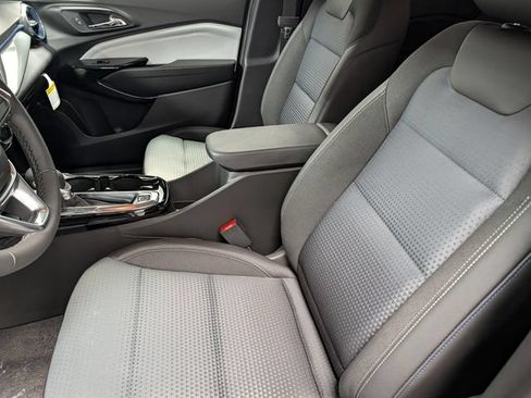 New 2026 Chevrolet Trax LT w/ Driver Confidence Package FWD image 9