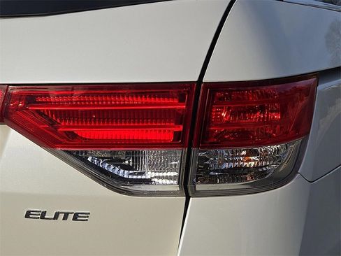 Used 2016 Honda Odyssey Touring Elite image 10