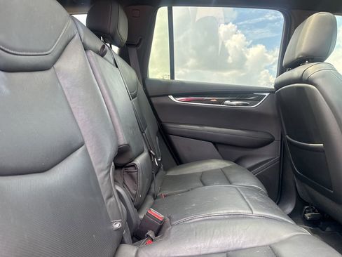 Used 2020 Cadillac XT6 Premium Luxury FWD image 34