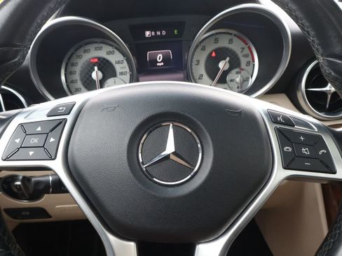 Used 2016 Mercedes-Benz SLK 300 image 19