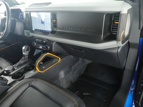 Used 2022 Ford Bronco Badlands image 20