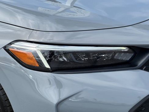 Used 2025 Honda Civic Sport image 12