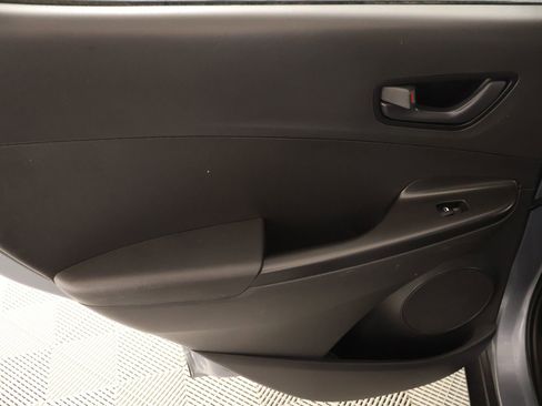 Used 2021 Hyundai Kona SE image 15