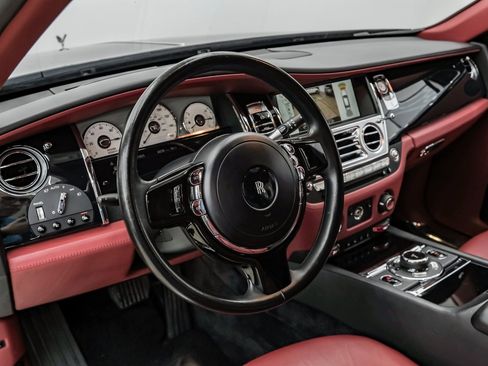 Used 2014 Rolls-Royce Ghost image 22
