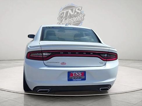 Used 2016 Dodge Charger R/T RWD image 4