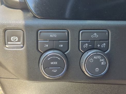 Certified 2026 Chevrolet Silverado 1500 LT AWD/4WD image 30