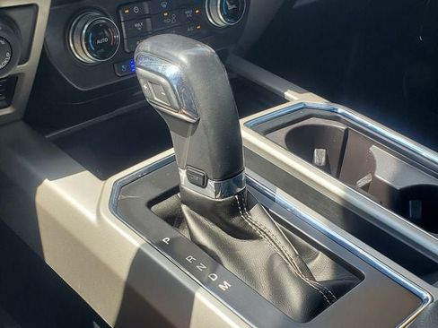 Used 2019 Ford F150 Lariat w/ Equipment Group 502A Luxury AWD/4WD image 22